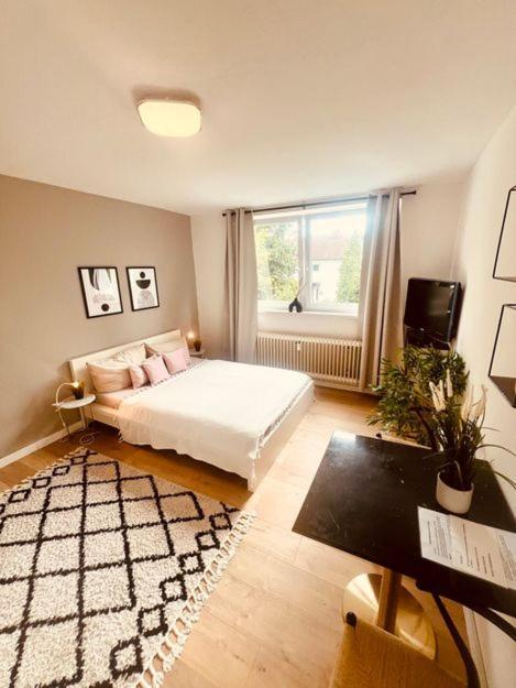 Ferienwohnung An Der Uniklinik Mit Eigener Kueche Und Renoviertem Badezimmer Homburg  Exterior photo